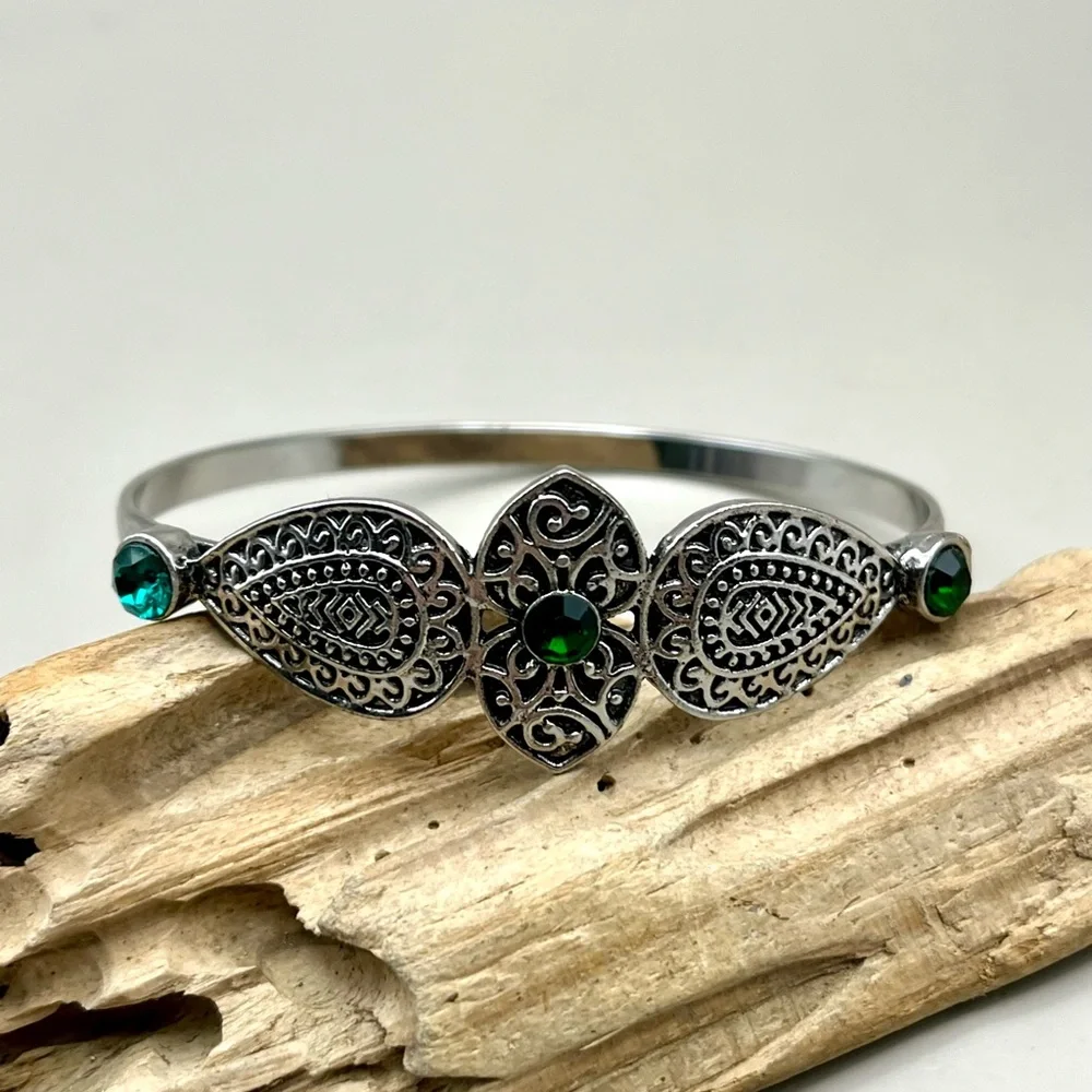 Elegant Silver Tone Bracelet with Green Accents -Chic Boho Accessory